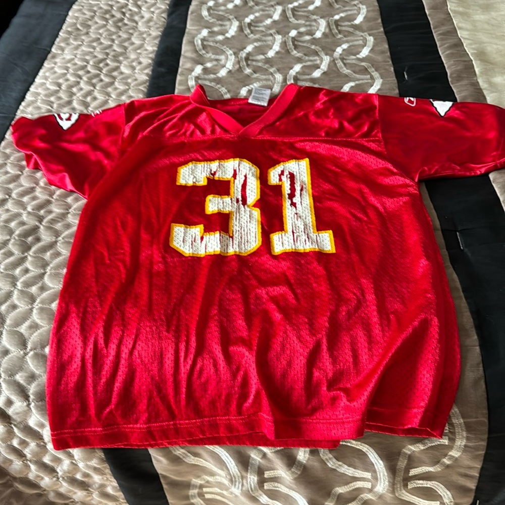 Kansas City Chiefs jersey priest Holmes . Kids size 18 to 20.